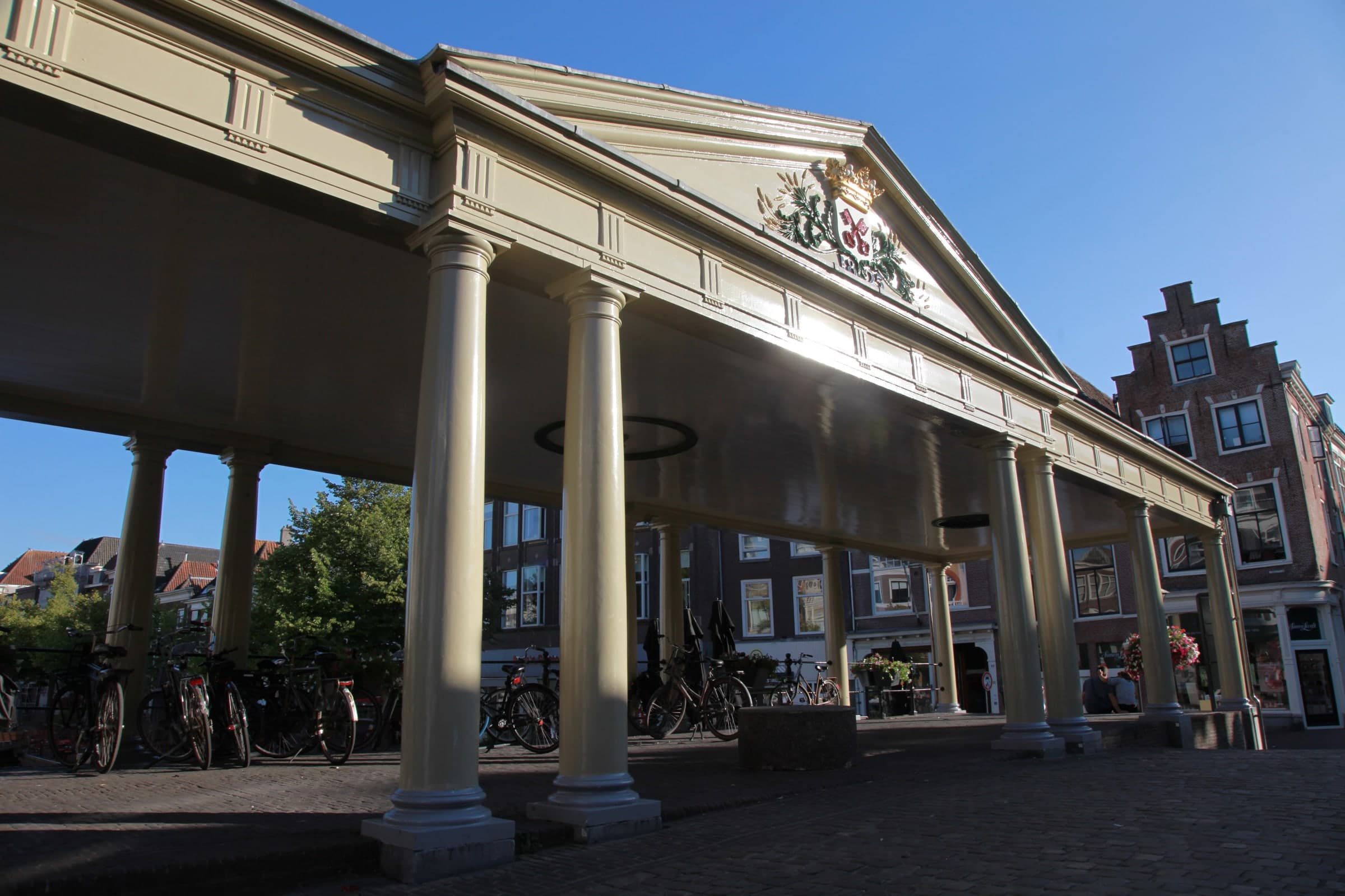 Koornbrug colonnade in Leiden