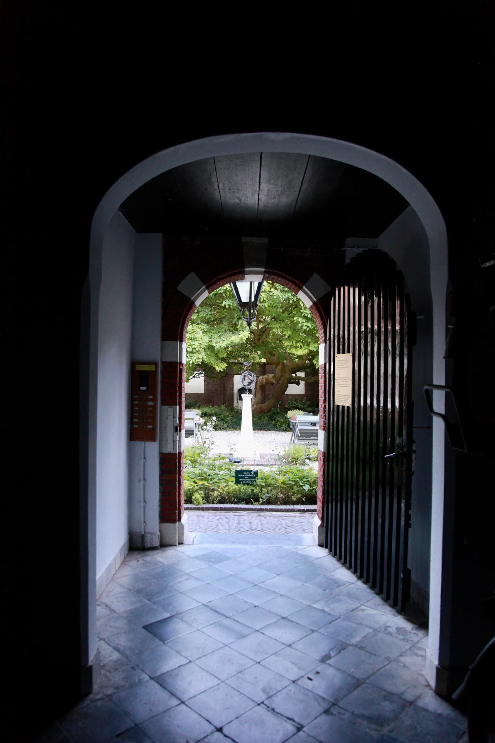 Framed courtyard entrance in Leiden